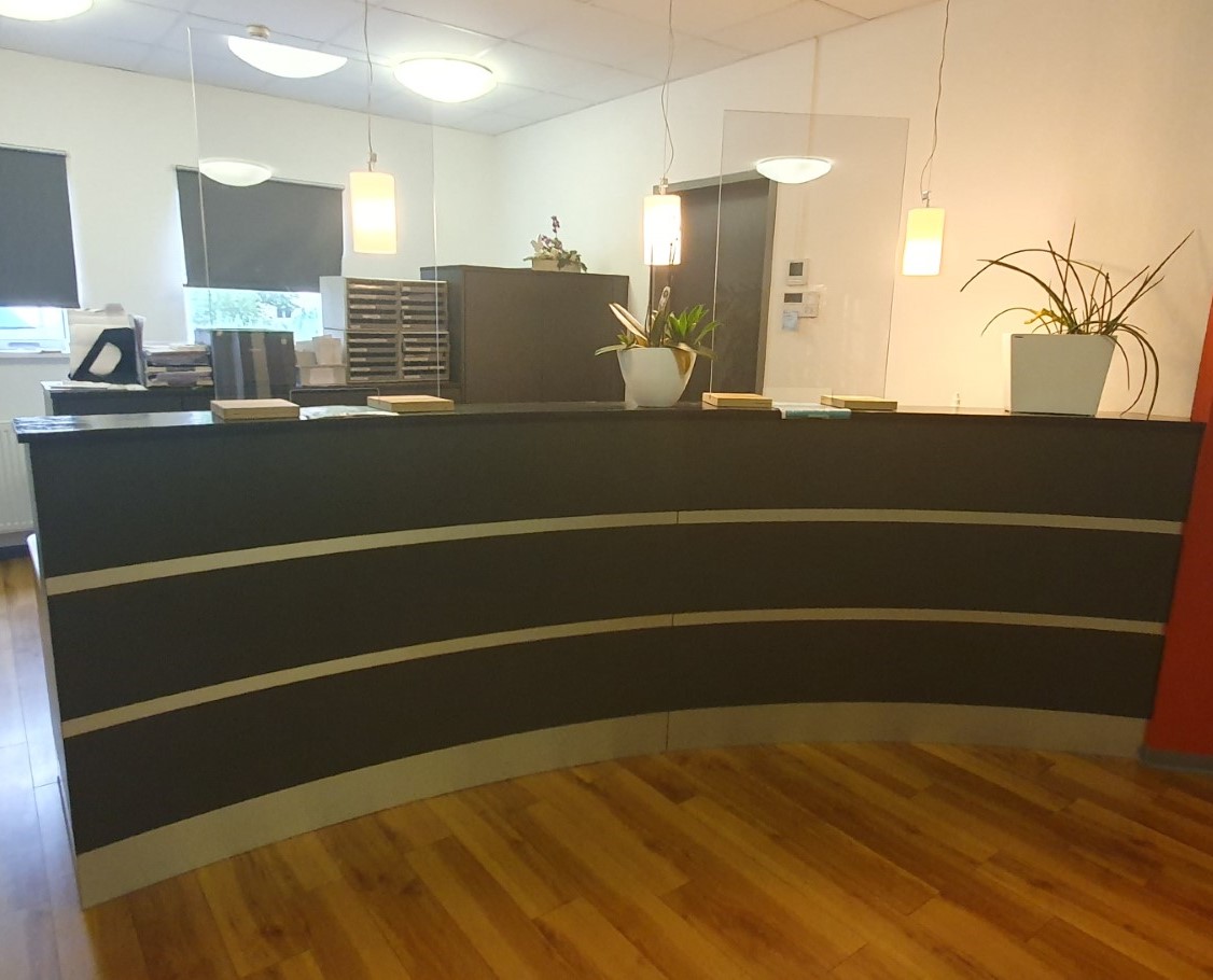 Moderner Empfang und Rezeption der Orthopädie Praxis Dr. Shatat Kusel